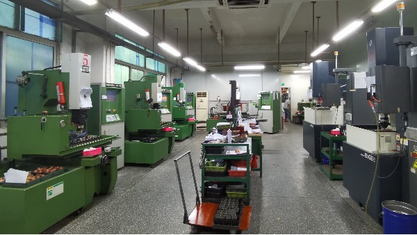 加工注塑廠家怎樣控制模具溫度的